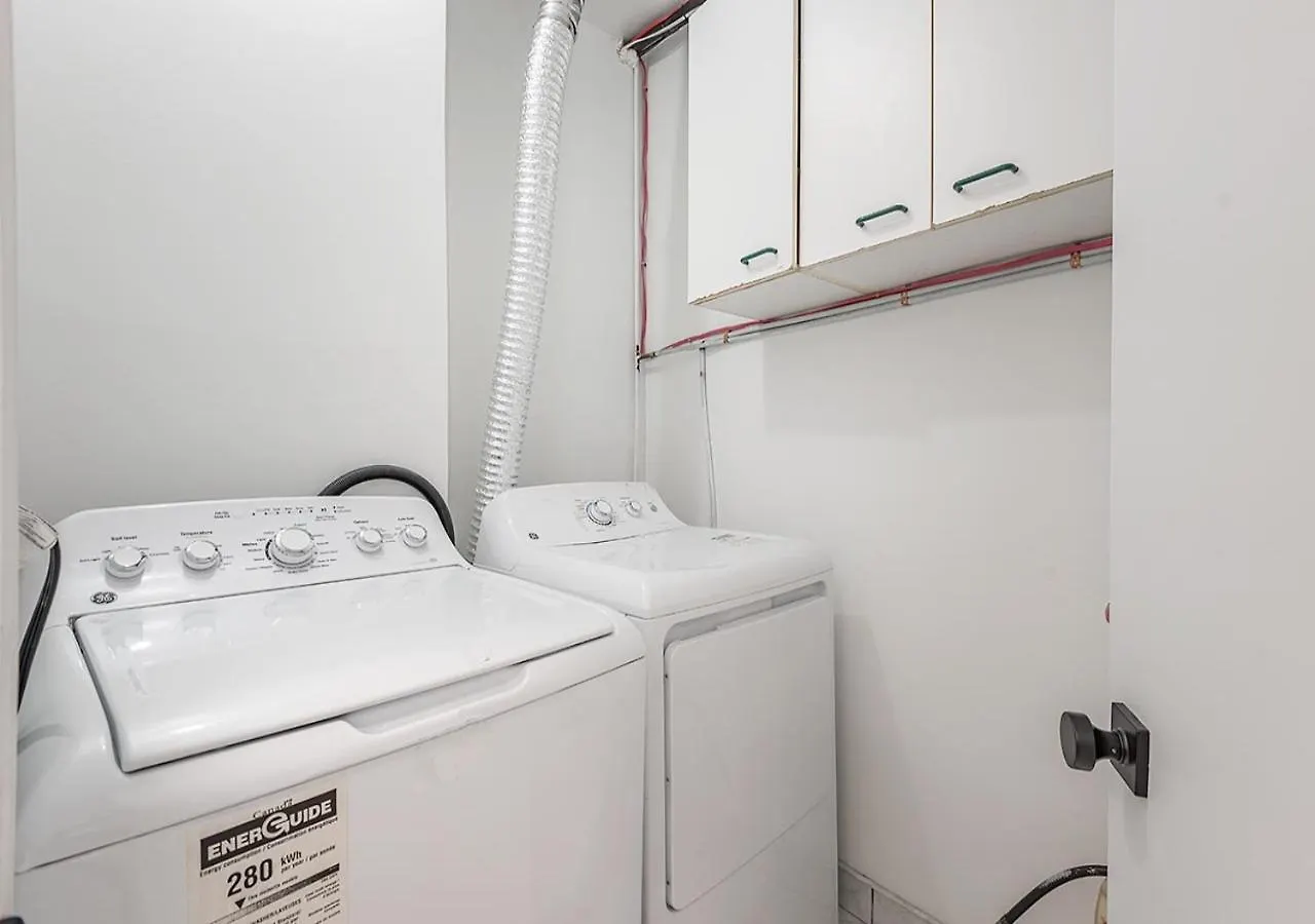 Apartment Luxurious 3Bd Apt In Heart Of Downtown Free Parking On-Site 5 Min Walk To Bell Center Montreal