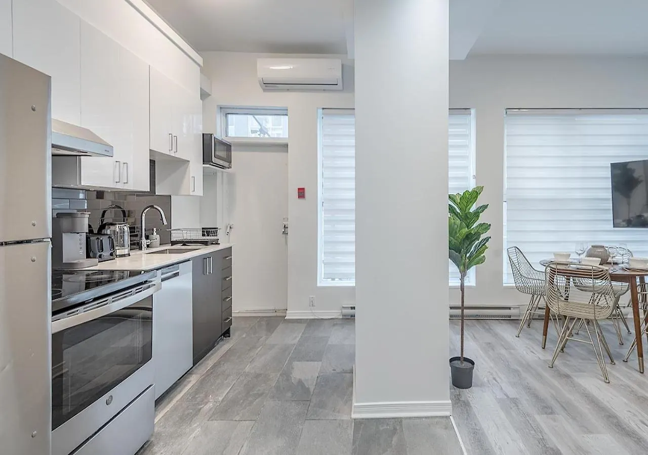 Luxurious 3Bd Apt In Heart Of Downtown Free Parking On-Site 5 Min Walk To Bell Center Montreal